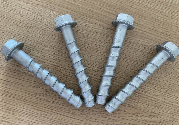 SS410 Concrete Fixing Screws , M10 Self Tapping Bolts 1000 Hours Ruspet